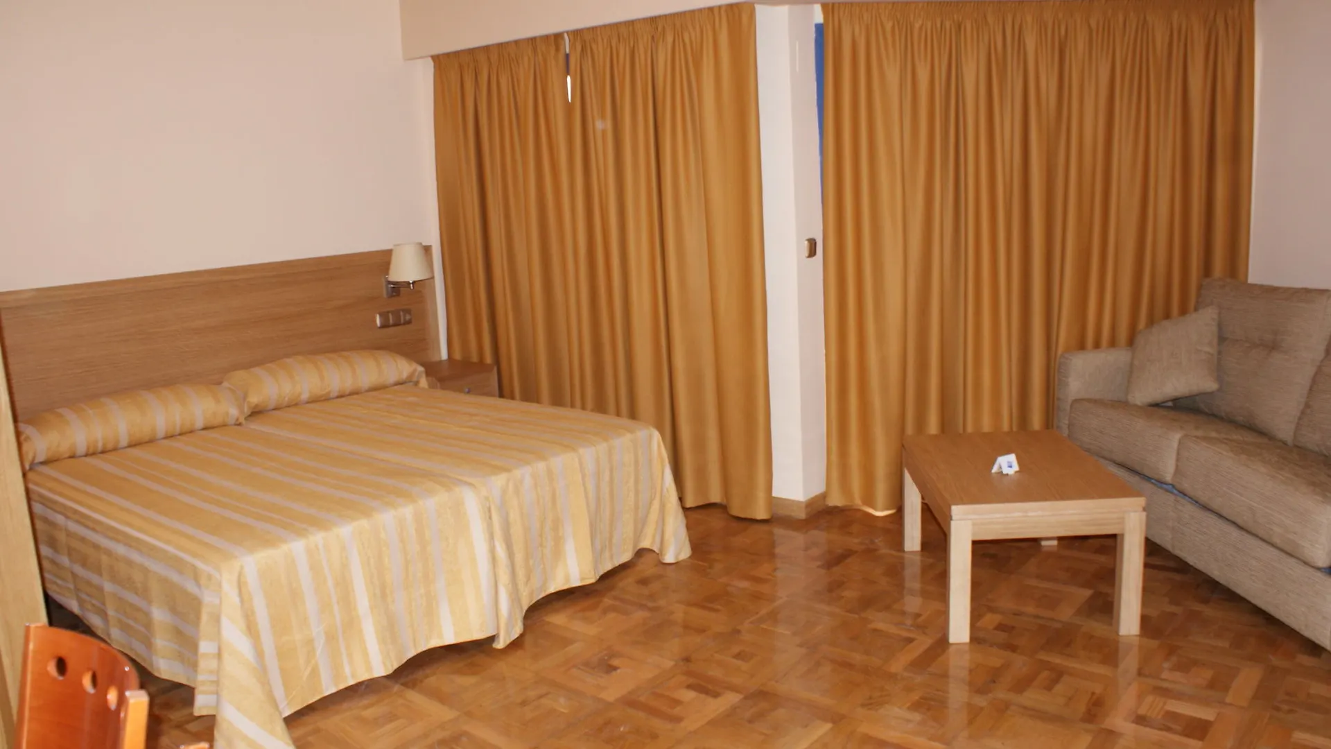 Apartamentos Ms Pepita Benalmadena Spain
